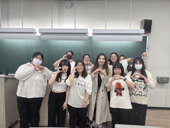 114.12.23 方案實習發表會大合照圖片