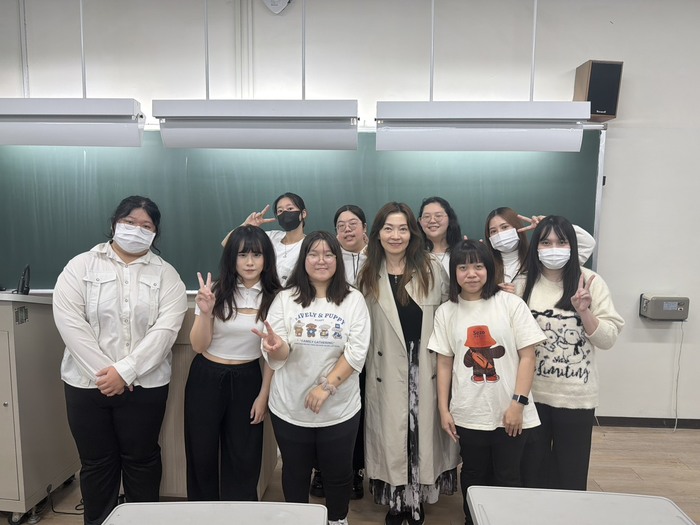 114.12.23 方案實習發表會大合照圖片