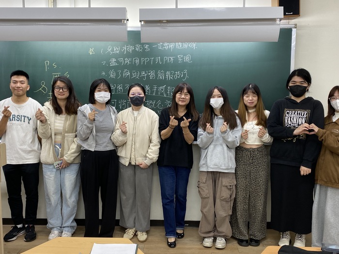 114.12.23 方案實習發表會大合照圖片