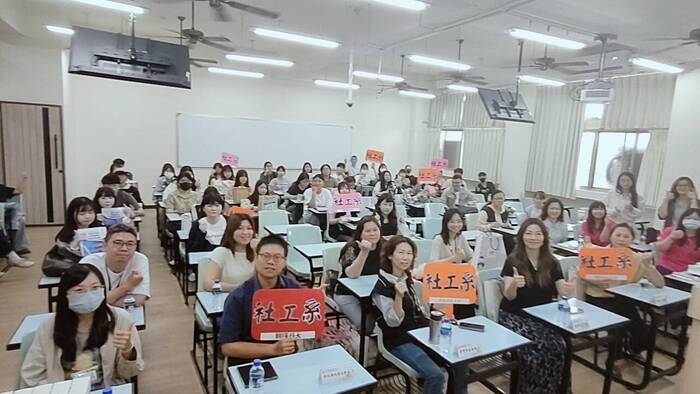 2026/5/19  社工系小型就業博覽會圖片